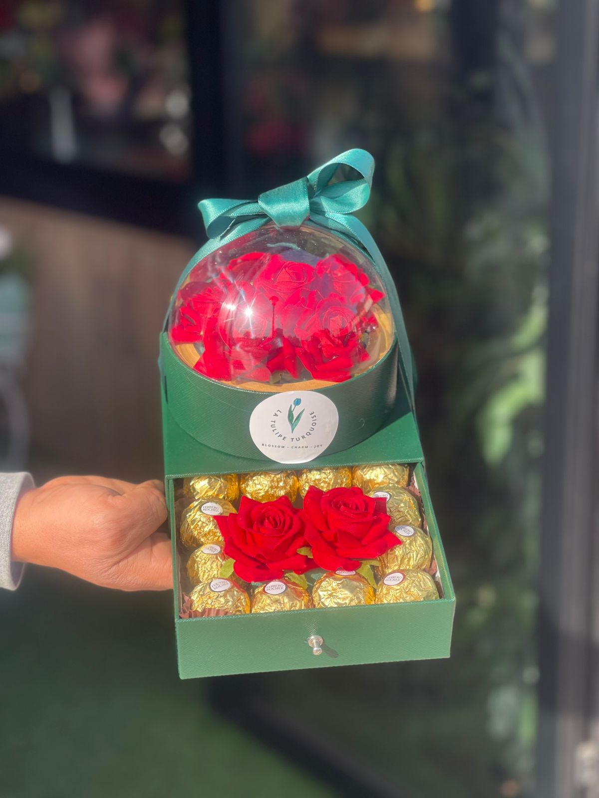 Boit fleur et chocolat